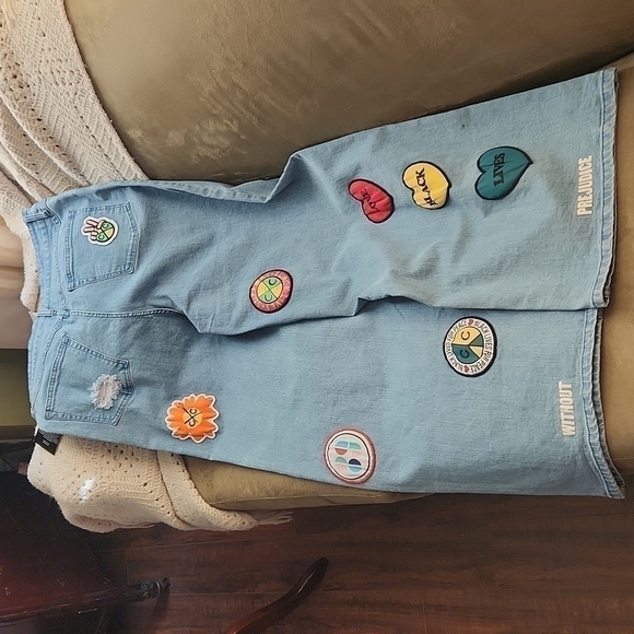 Awesome Nwt Cross Colours Patched Wide Leg Jeans-Size 30 Waist​​​​​​​ - Picture 3 of 6